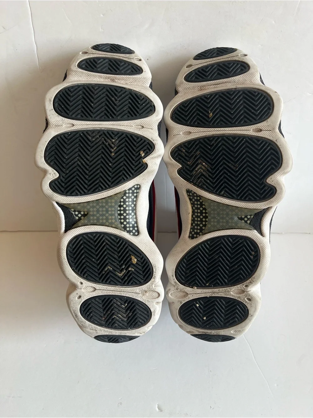 Jordan Mens Pro Strong White black Basketball Athletic sneaker size 8.5